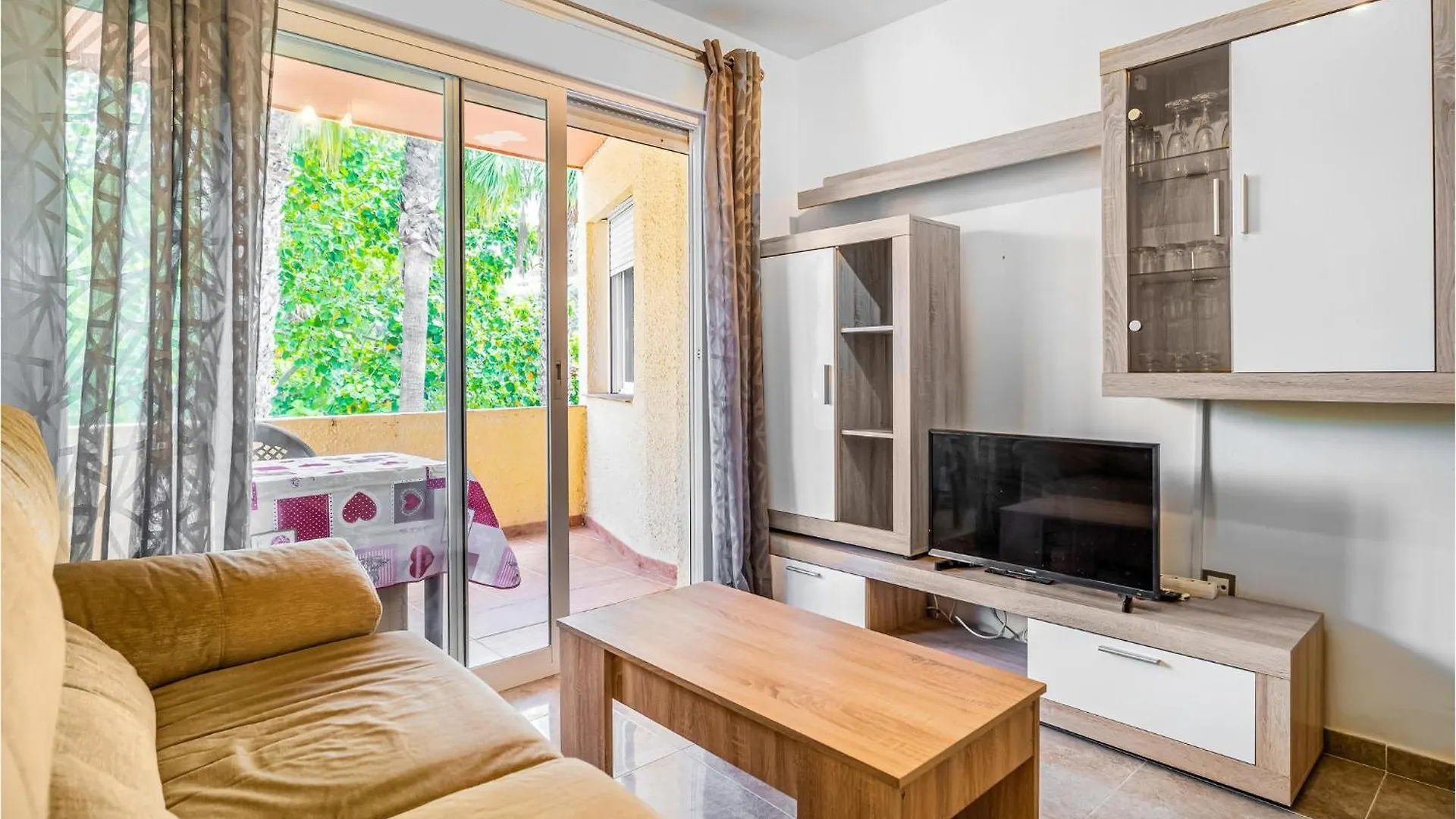 Lovely Apartment In Almunecar With Kitchen
